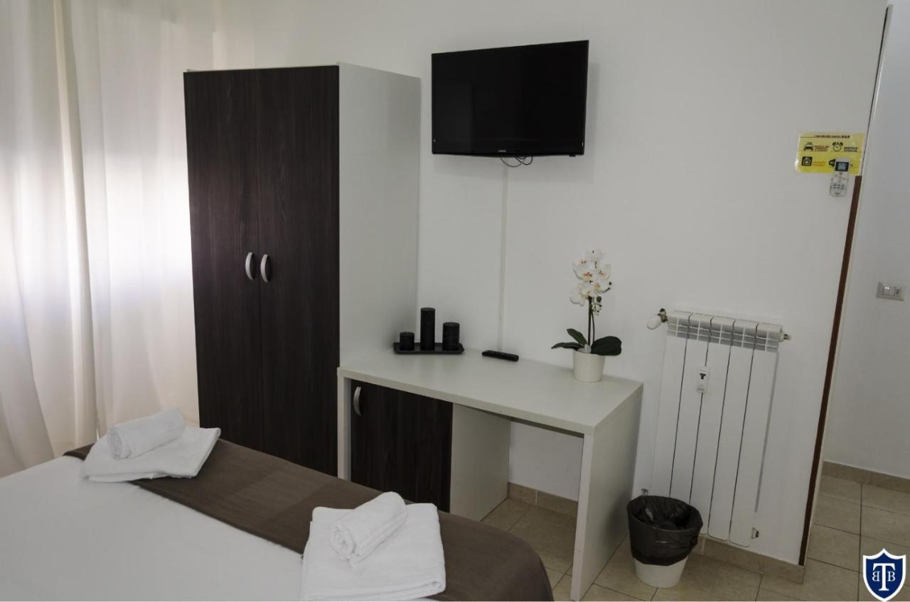 Tiburtina Inn Guest House โรม ภายนอก รูปภาพ
