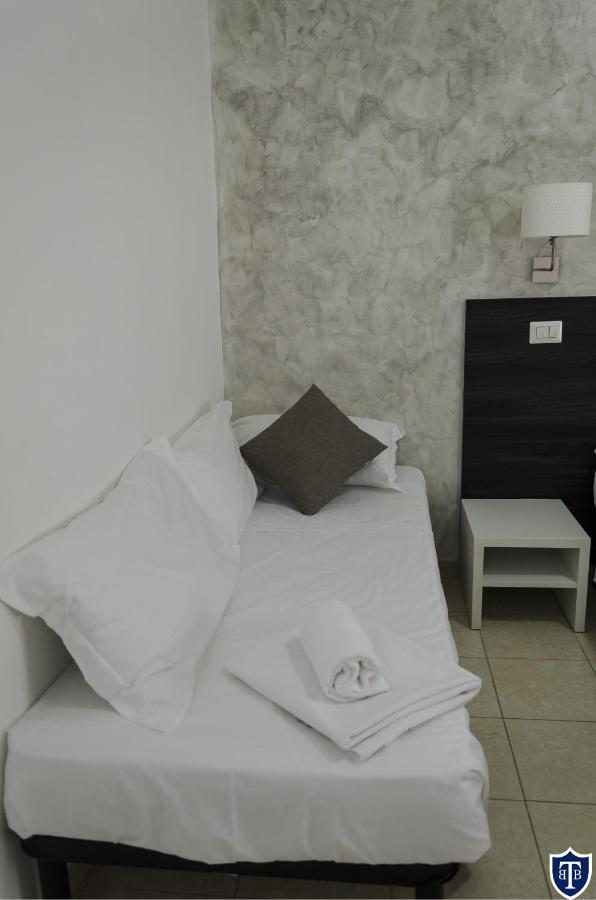 Tiburtina Inn Guest House โรม ภายนอก รูปภาพ