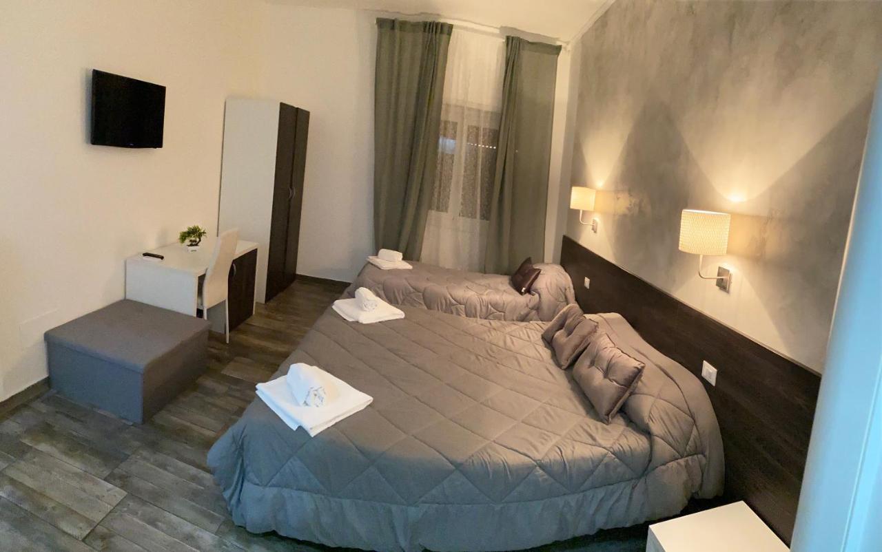 Tiburtina Inn Guest House โรม ภายนอก รูปภาพ